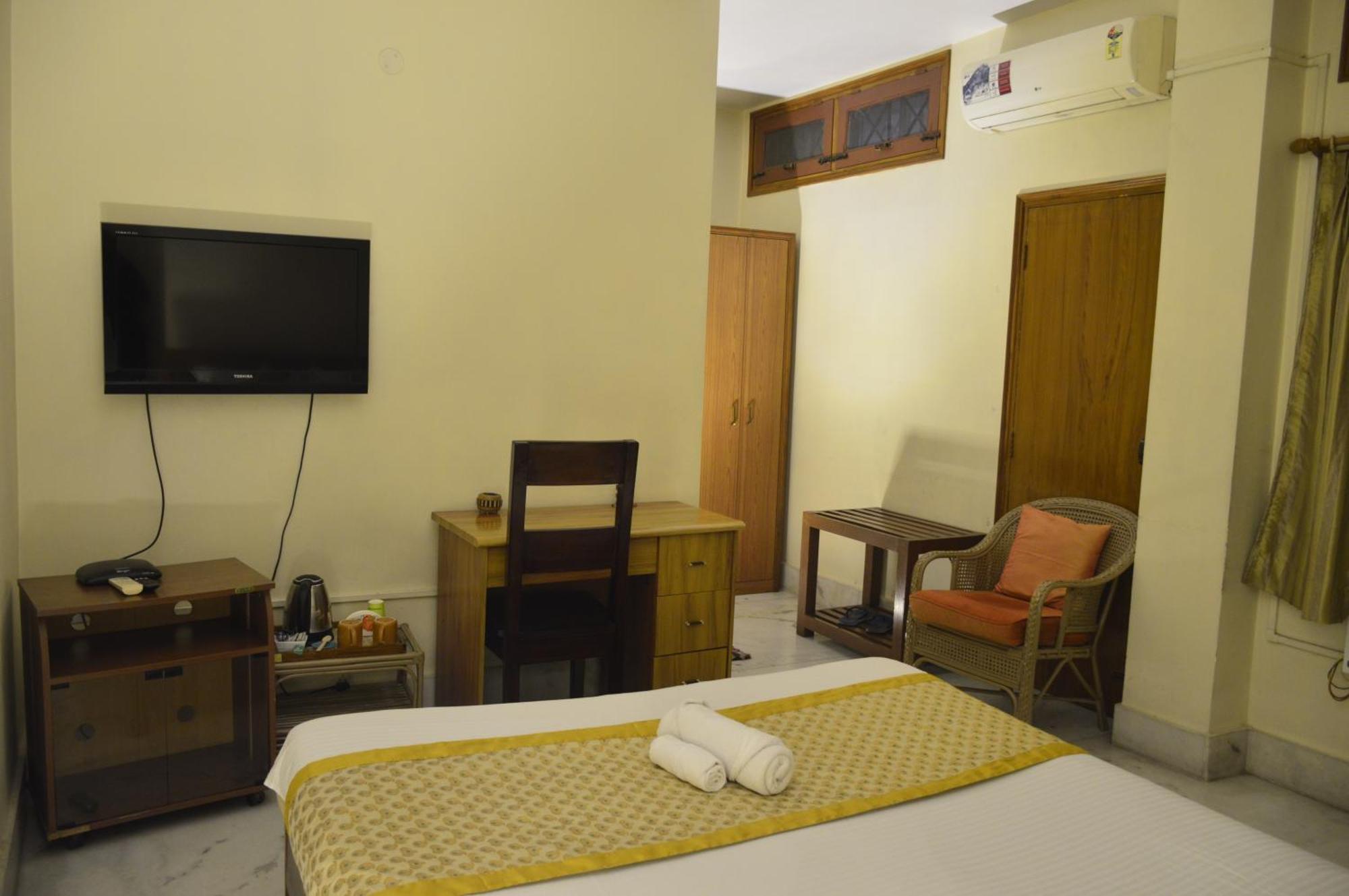 River Breeze Home A Comfort Stay Гувахати Екстериор снимка