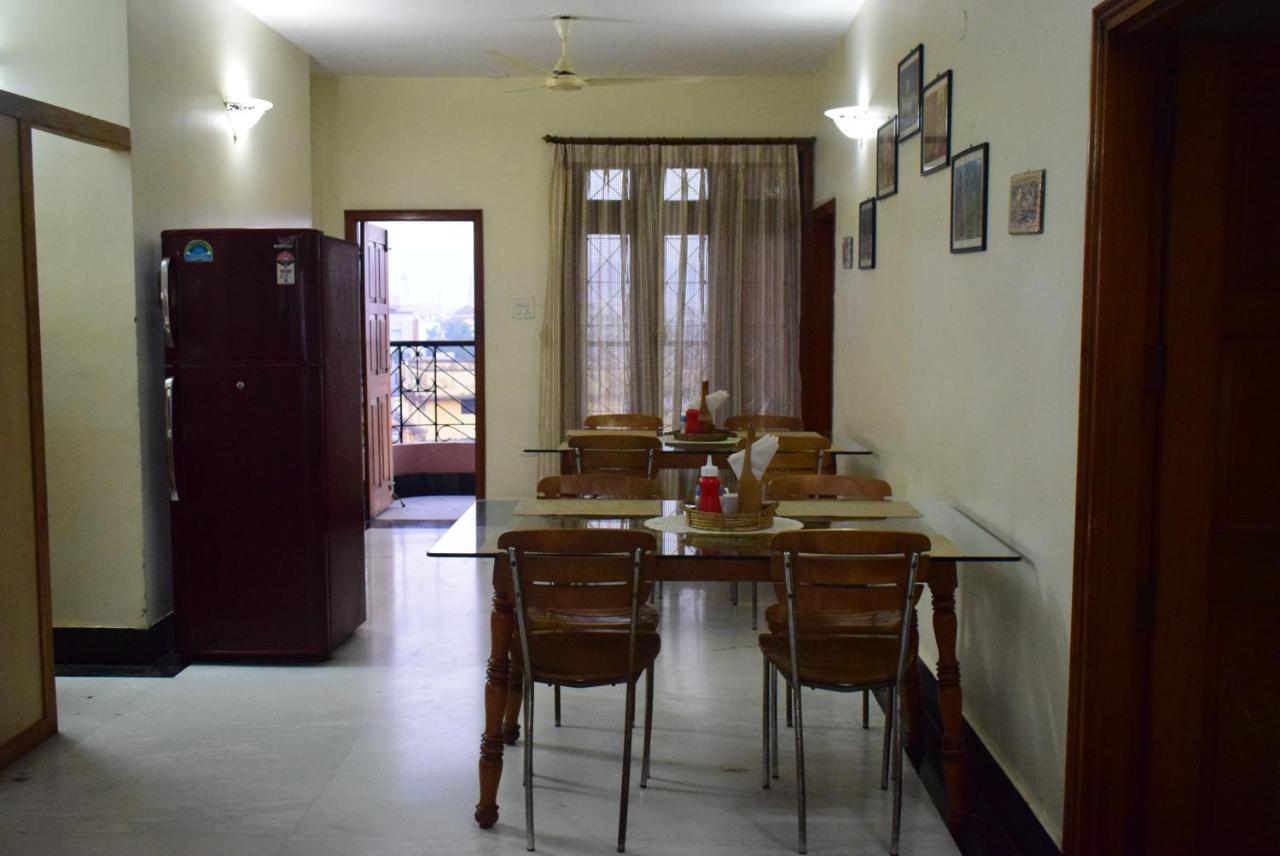 River Breeze Home A Comfort Stay Гувахати Екстериор снимка